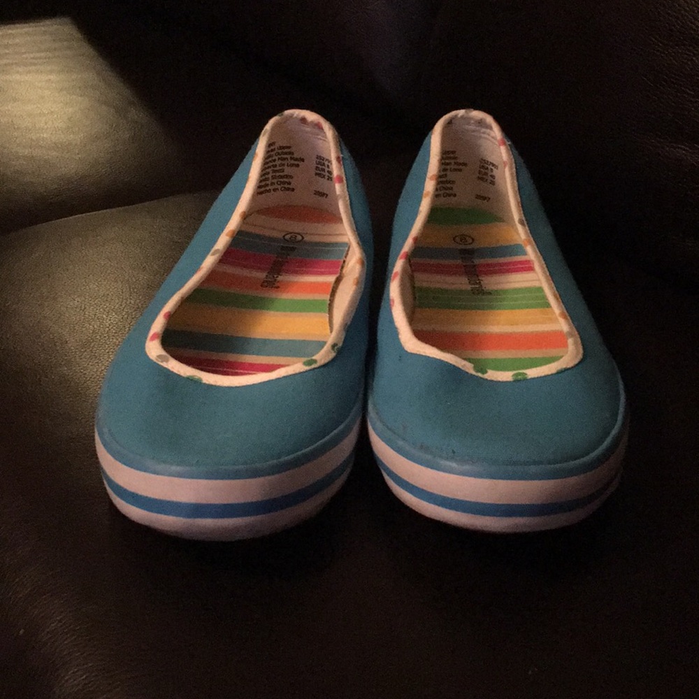 Shoes - Picture 3 of 8